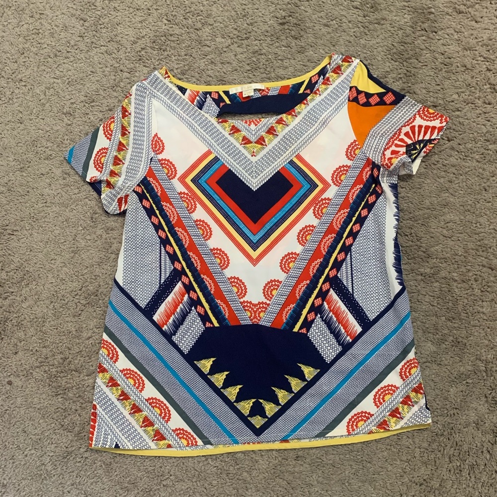 Women’s C & E Short Sleeve Blouse Medium